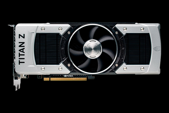 GeForce GTX TITAN Z グラフィックカードの正面図